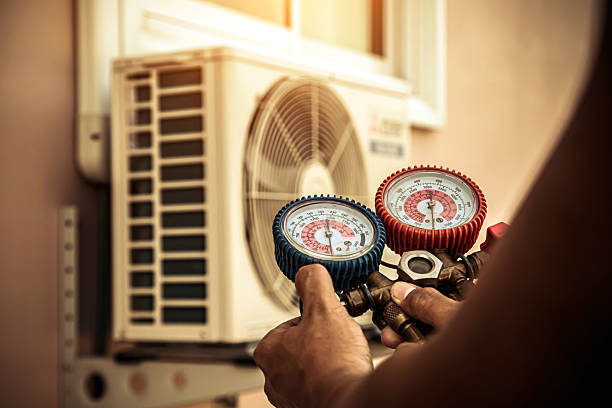 Professional Ac Installation technician working in Irene, TX